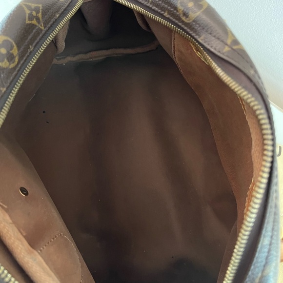 Louis Vuitton medium - Picture 10 of 17